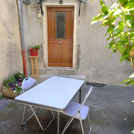 Meublé Et équipé
